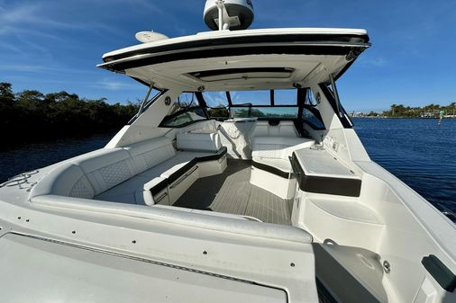 Sea Ray 320 Sundancer OB image