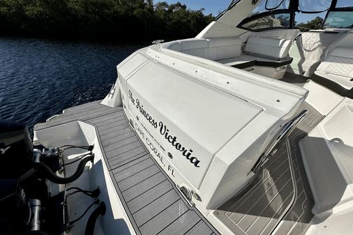 Sea Ray 320 Sundancer OB image