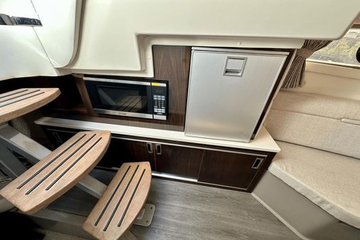 Sea Ray 320 Sundancer OB image