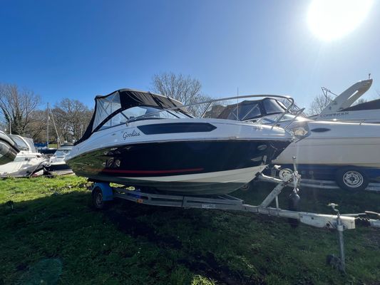 Bayliner VR5-CUDDY - main image