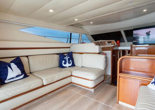 Azimut 43 Fly image