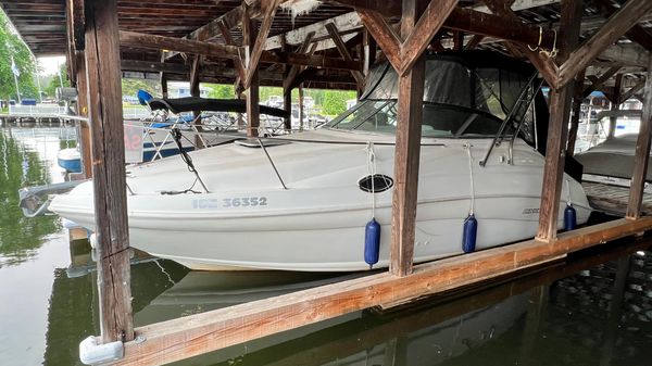 Rinker Fiesta Vee 266 