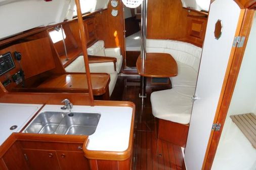 Beneteau 361 image