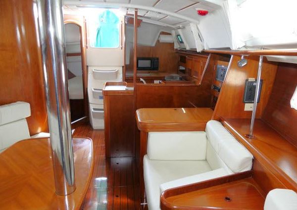 Beneteau 361 image