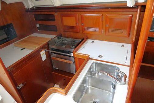 Beneteau 361 image