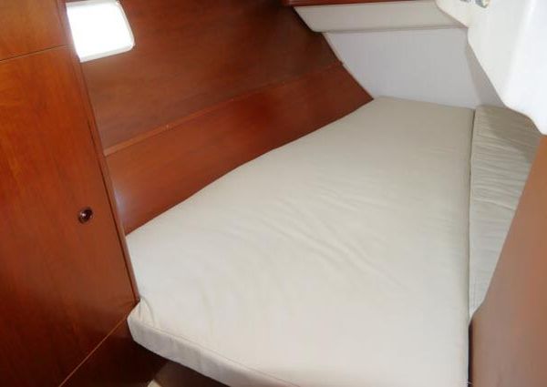 Beneteau 361 image