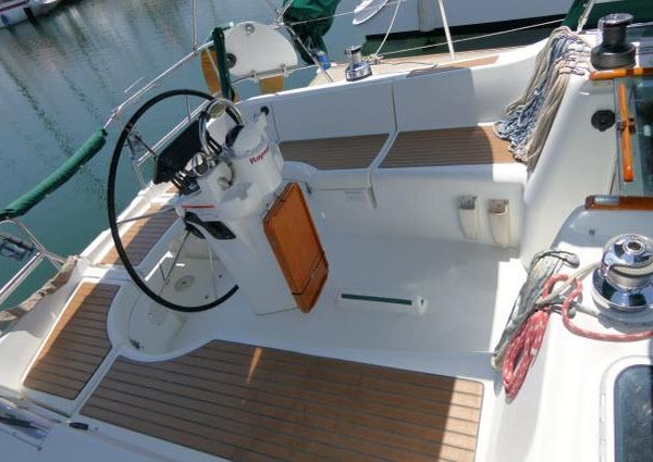 Beneteau 361 image