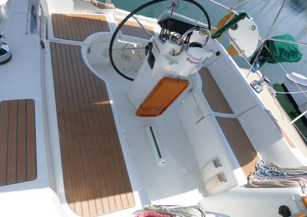 Beneteau 361 image