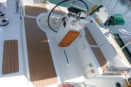 Beneteau 361 image