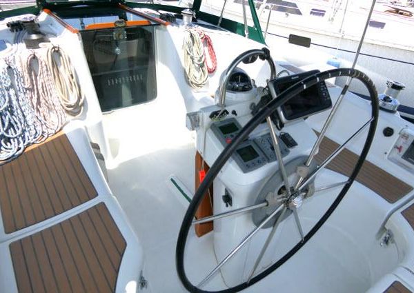 Beneteau 361 image