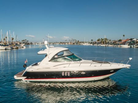 Cruisers Yachts 420 Express image