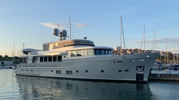 Van der Valk 37M Explorer