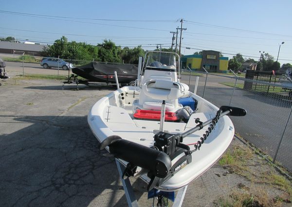 Nauticstar 214-XTS-SHALLOW-BAY image