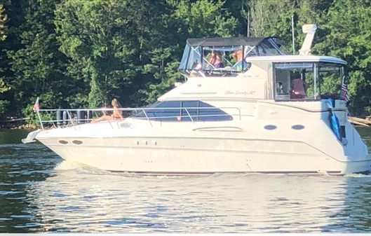 Sea Ray Aft Cabin image