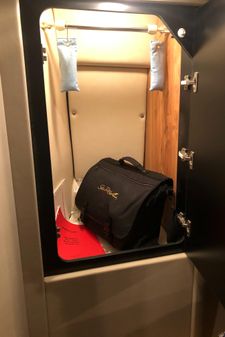 Sea Ray Aft Cabin image
