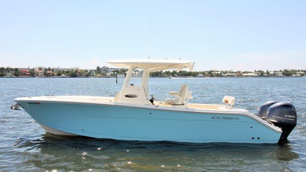 Cobia 280 CC with Seakeeper