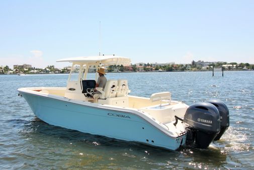 Cobia 280 CC with Seakeeper image