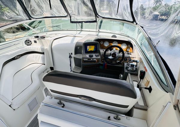 Rinker 350 Express Cruiser image