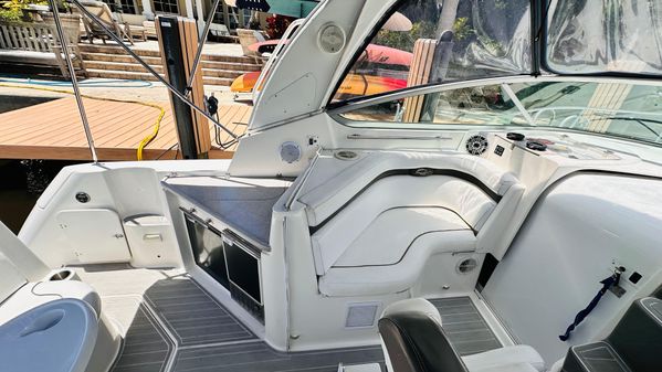 Rinker 350 Express Cruiser image