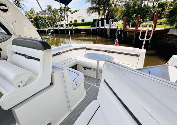 Rinker 350 Express Cruiser image