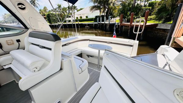 Rinker 350 Express Cruiser image