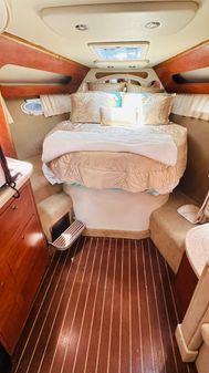 Rinker 350 Express Cruiser image