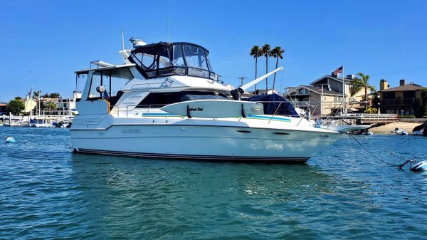 Sea Ray 415 Aft Cabin