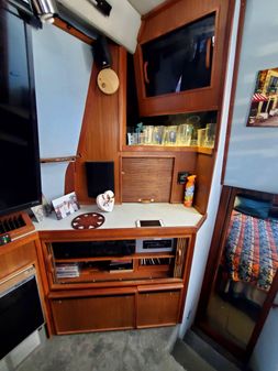 Sea Ray 415 Aft Cabin image