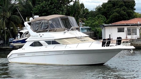 Sea Ray Express Bridge 44