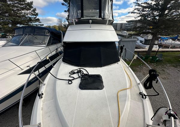 Carver 325-AFT-COCKPIT-MOTORYACHT image