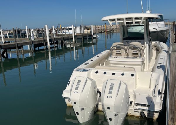 Boston Whaler 250 Outrage image