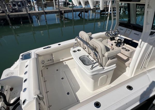 Boston Whaler 250 Outrage image