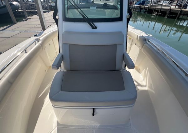 Boston Whaler 250 Outrage image