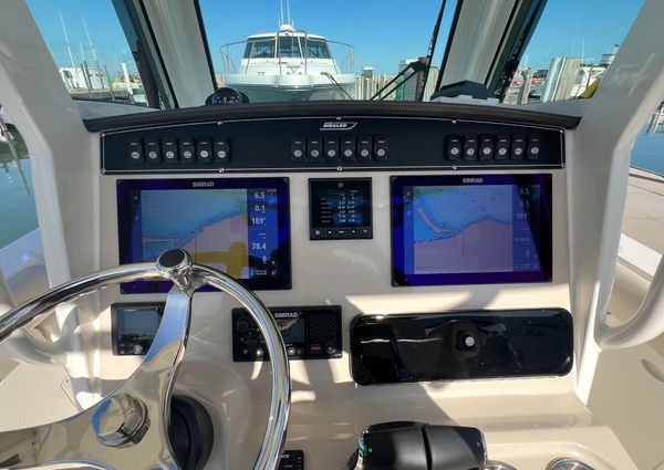 Boston Whaler 250 Outrage image