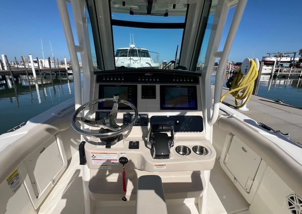 Boston Whaler 250 Outrage image