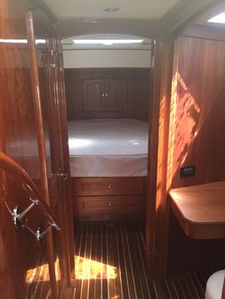 Hinckley Talaria 43 image