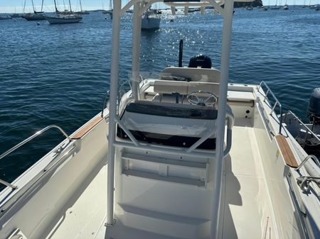 Boston Whaler 210 Montauk image