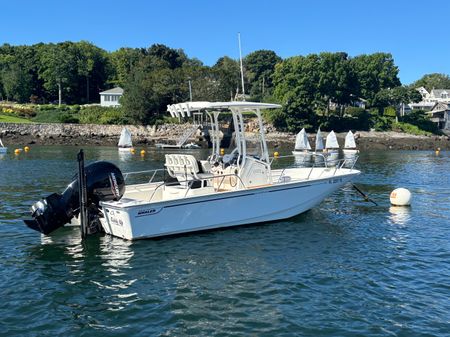 Boston Whaler 210 Montauk image