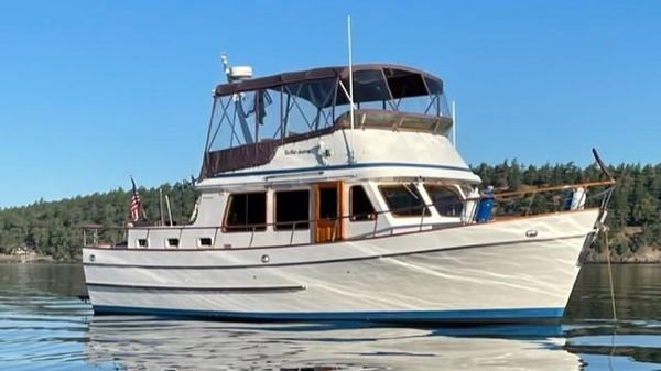 Ocean Alexander Double Cabin