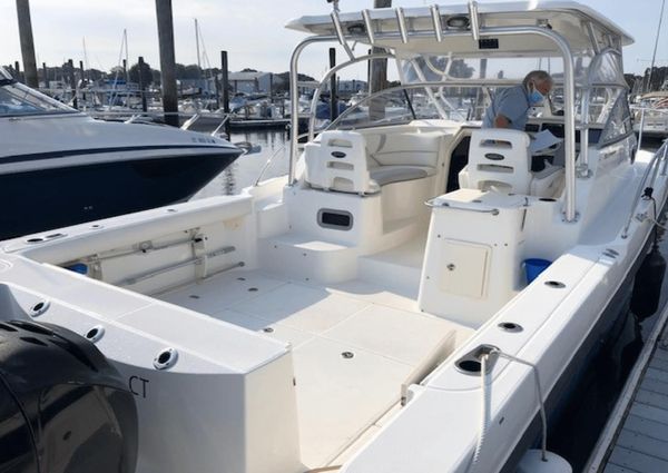 Boston Whaler 305 Conquest image