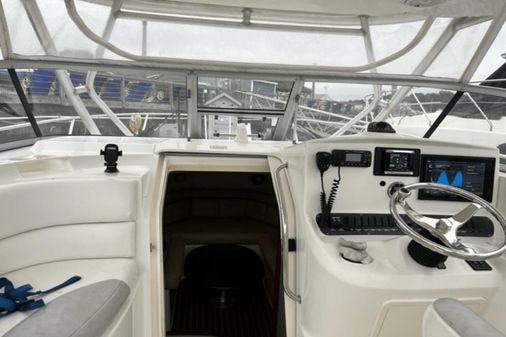 Boston Whaler 305 Conquest image