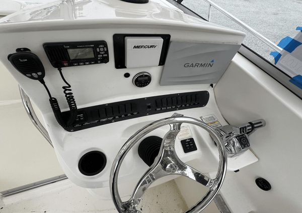 Boston Whaler 305 Conquest image