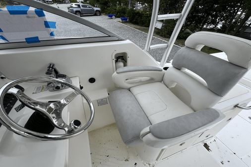 Boston Whaler 305 Conquest image