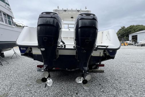 Boston Whaler 305 Conquest image