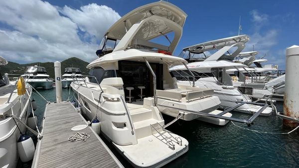 Aquila 44