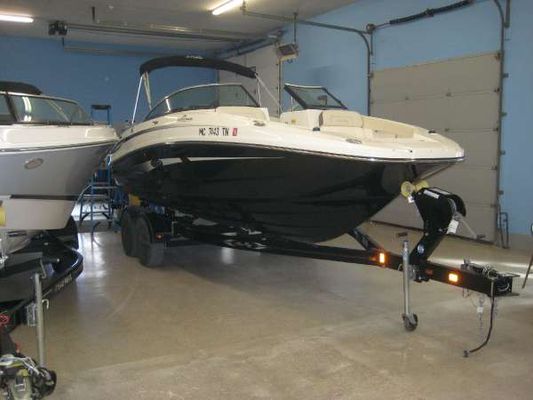 Sea Ray 220 SUNDECK - main image
