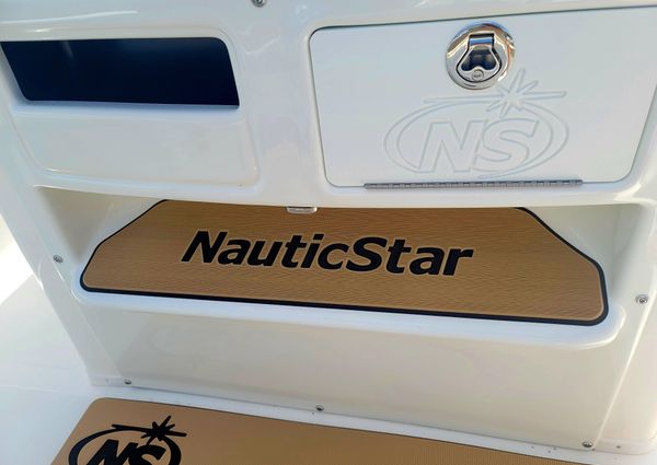 NauticStar 2302 Legacy image