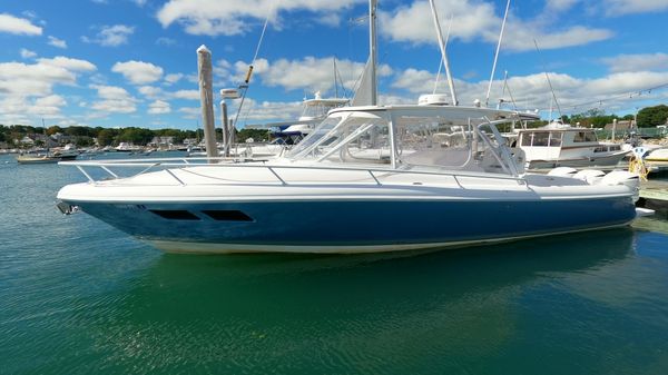Intrepid 375 Walkaround