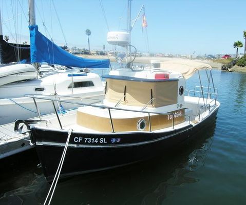 Ranger Tugs R21-EC - main image