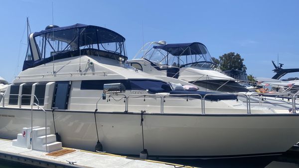 Mainship Grand Salon